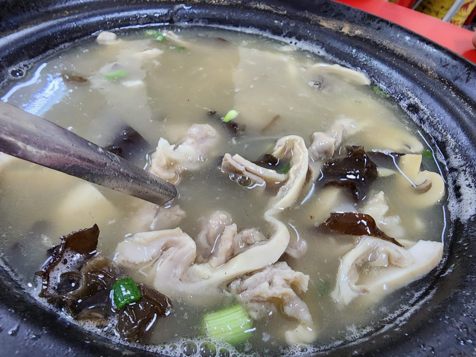 瓦煲肉骨茶